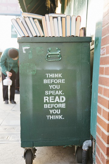 think before you speak, read before you speak(말하기 전에 생각하고, 말하기 전에 읽어라)이미지. ⓒunsplash.com