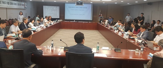 장애우권익문제연구소 등이 22일 국회의원회관 제2세미나실에서 ‘장애인 학대 가해자 처벌 강화와 피해자 지원 방안 토론회’을 개최했다.ⓒ에이블뉴스 