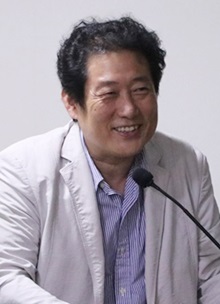 22일 국회 의원회관 제9간담회실에서 '장애인 시설수용의 국가책임과 탈시설 절차적 권리보장'을 주제로 열린 장애인 탈시설 정책토론회에서 유동철 부산복지개발원장이 발제하고 있다. ⓒ에이블뉴스