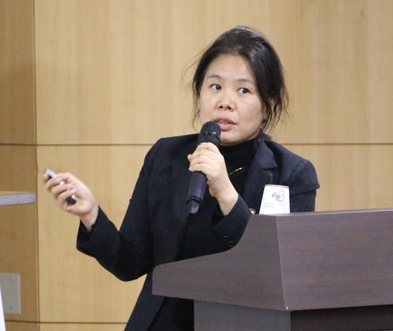 4일 국회 의원회관 제2소회의실에서 통합놀이터법개정추진단 주최로 열린 '통합놀이터 관련법 개정을 위한 정책토론회'에서 조경작업소 울 김연금 대표가 발언하고 있다. ⓒ에이블뉴스